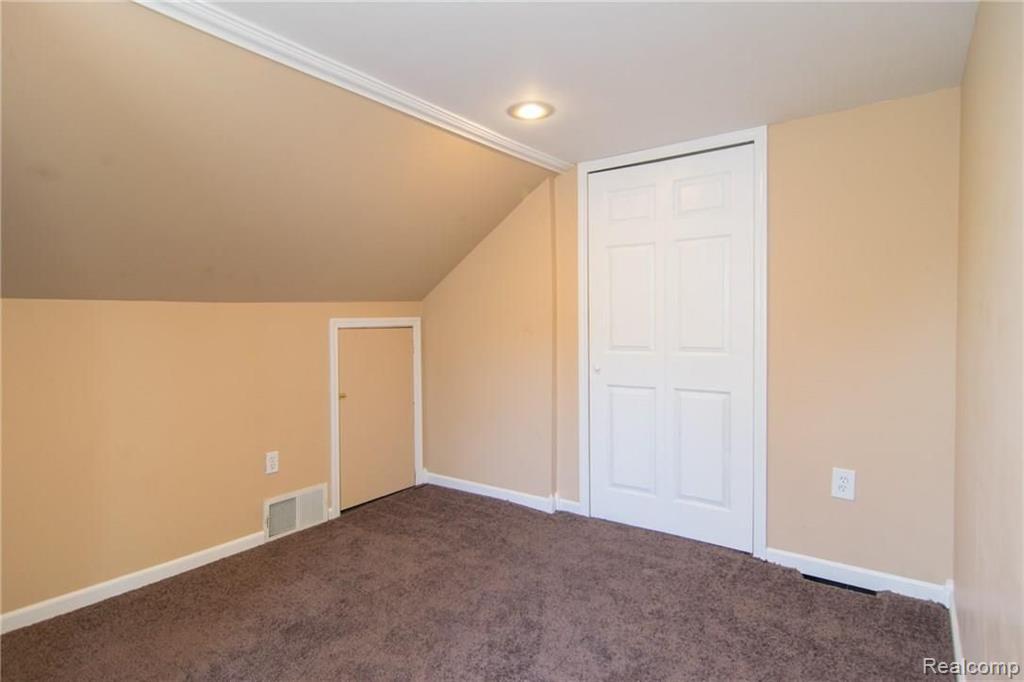 8183 Central Street Center Line, MI 48015 - Photo 21 of 35