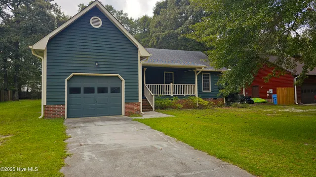 $1,325 | 1306 Willow Springs Drive East, Richlands, NC 28574