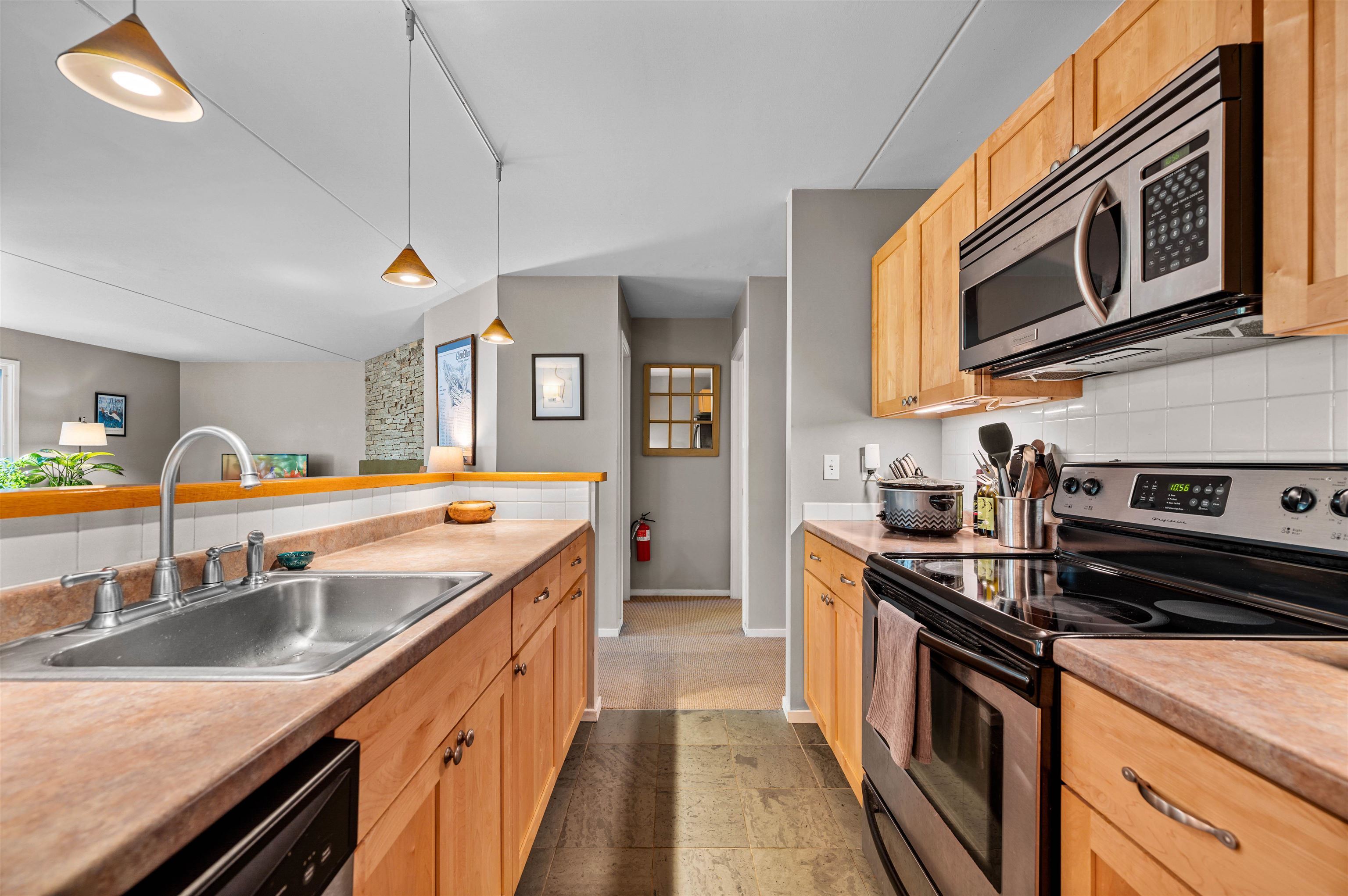 202 Bridges Circle, Unit 57 Warren, VT 05674 - Photo 11 of 36