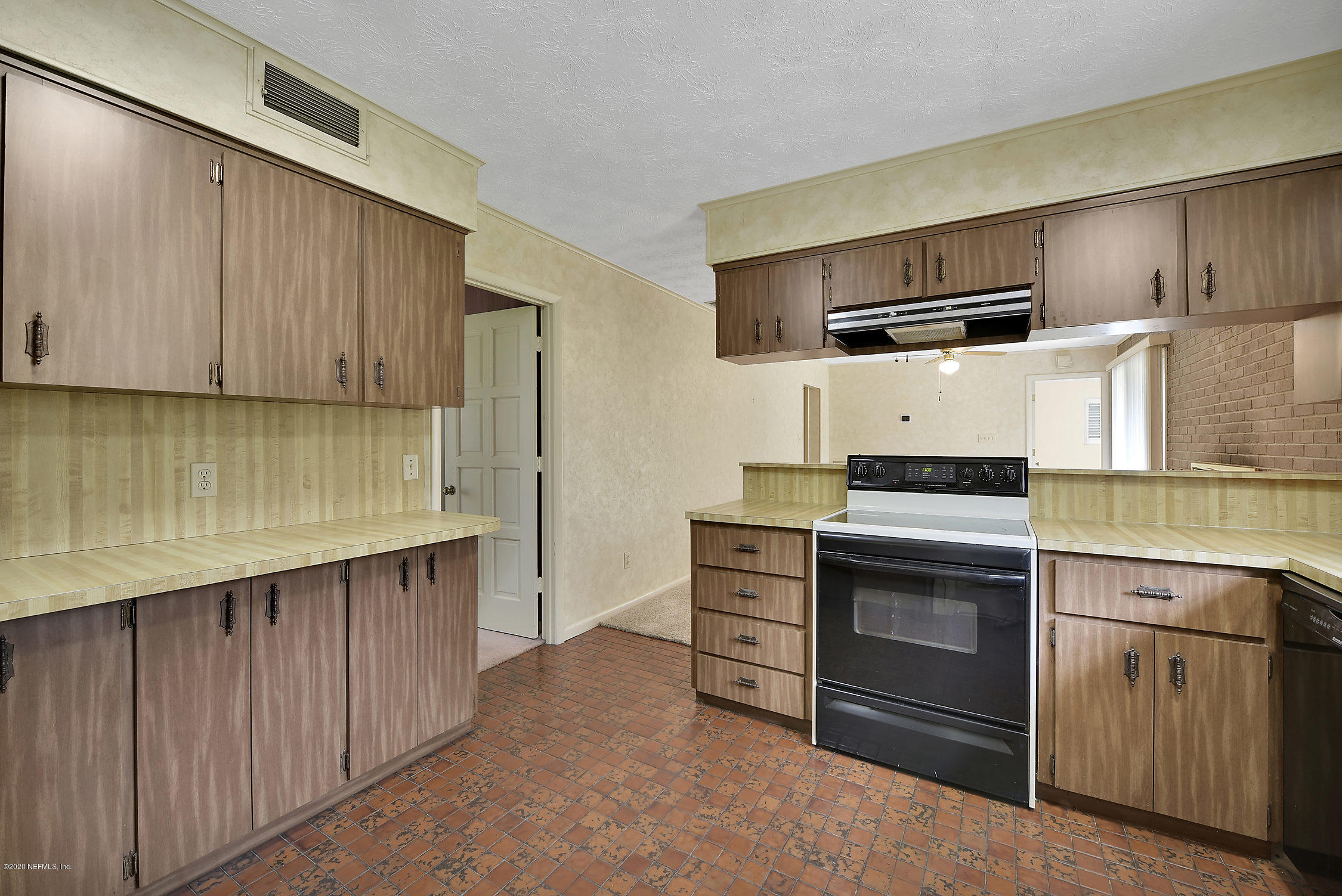 2854 Clairboro Road Jacksonville, FL 32223 - Photo 12 of 41 TONS of Cabinet Storage