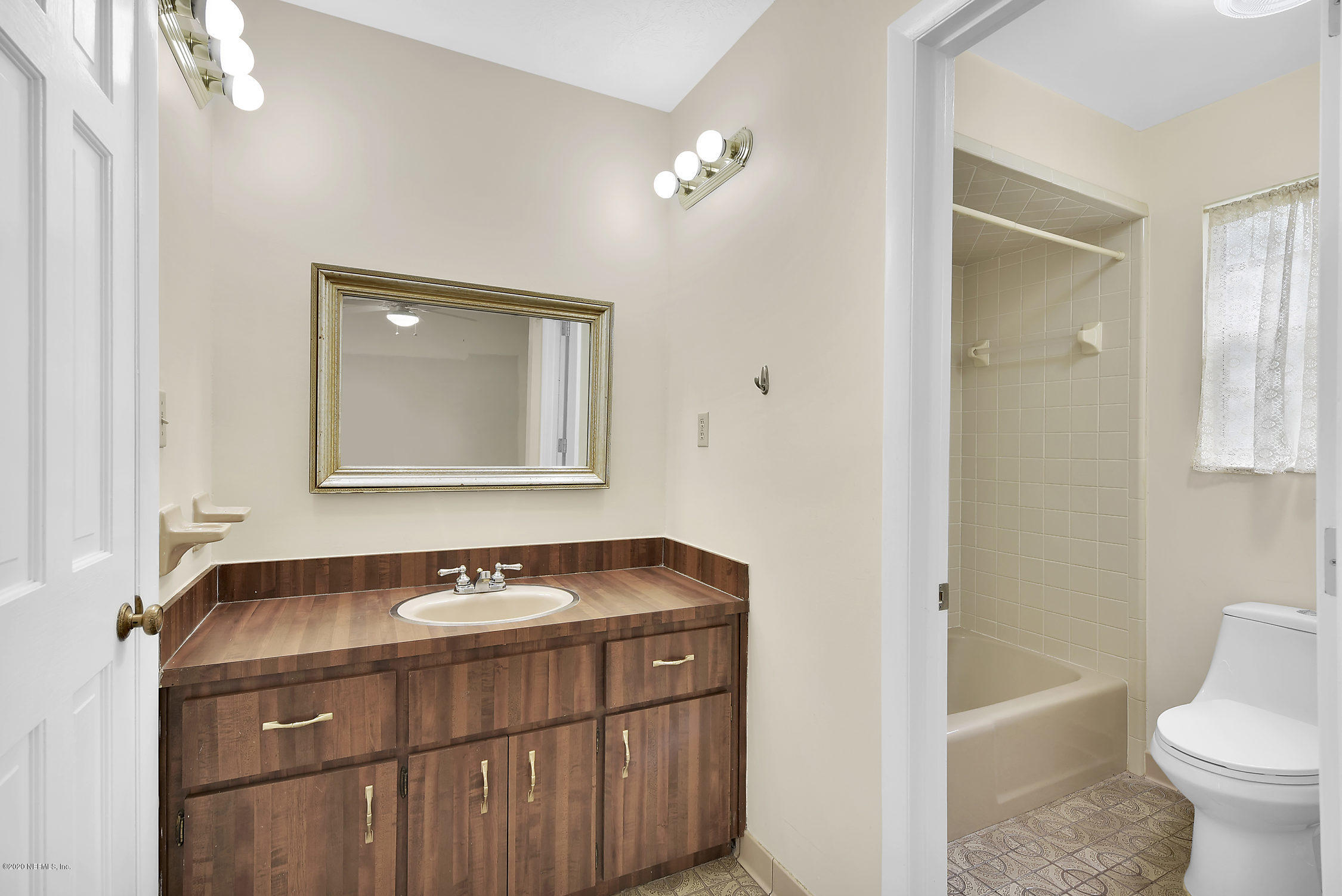 2854 Clairboro Road Jacksonville, FL 32223 - Photo 17 of 41 Master Bathroom