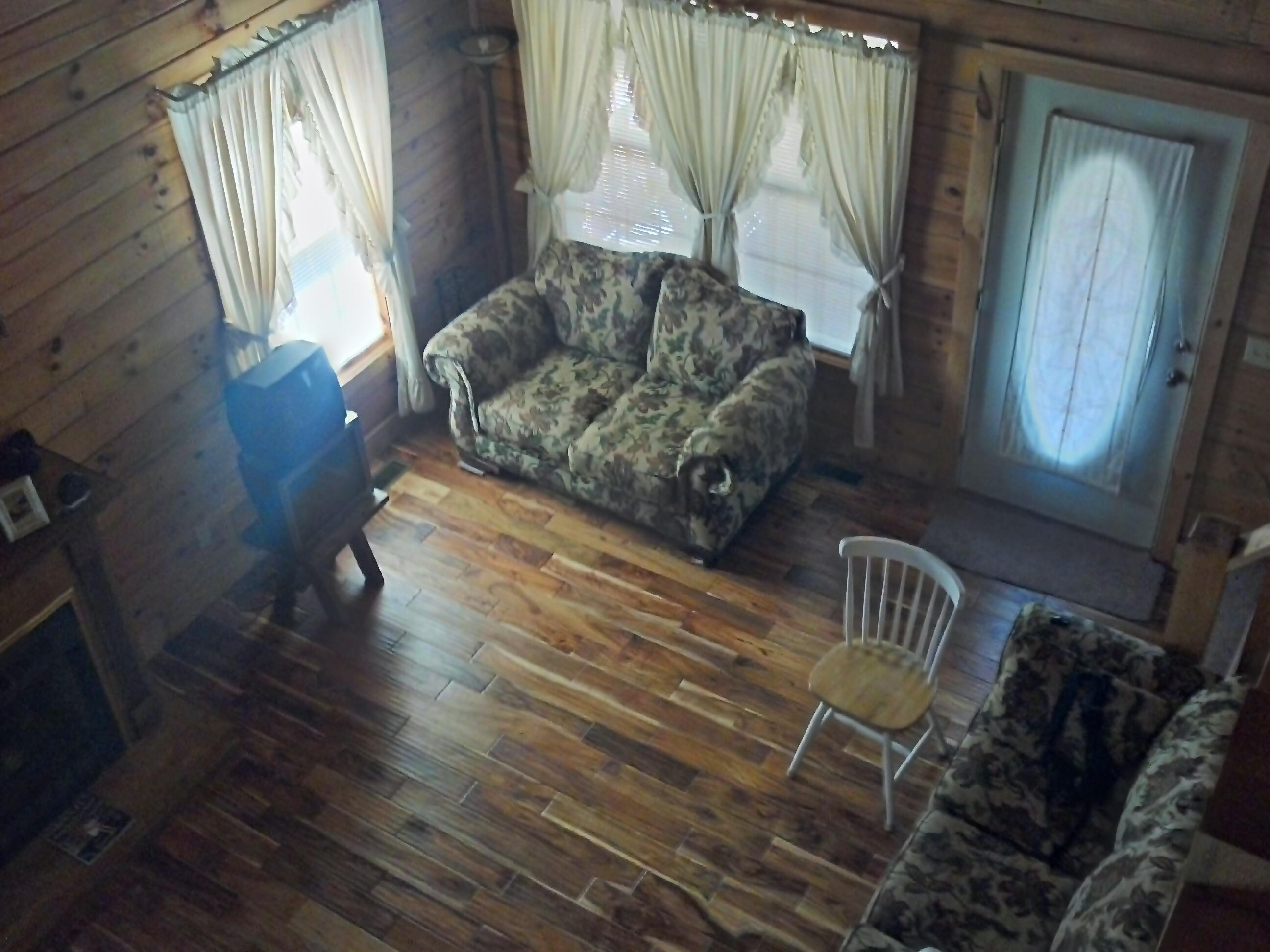 214 Briar Point Road Allardt, TN 38504 - Photo 4 of 11 cabin5