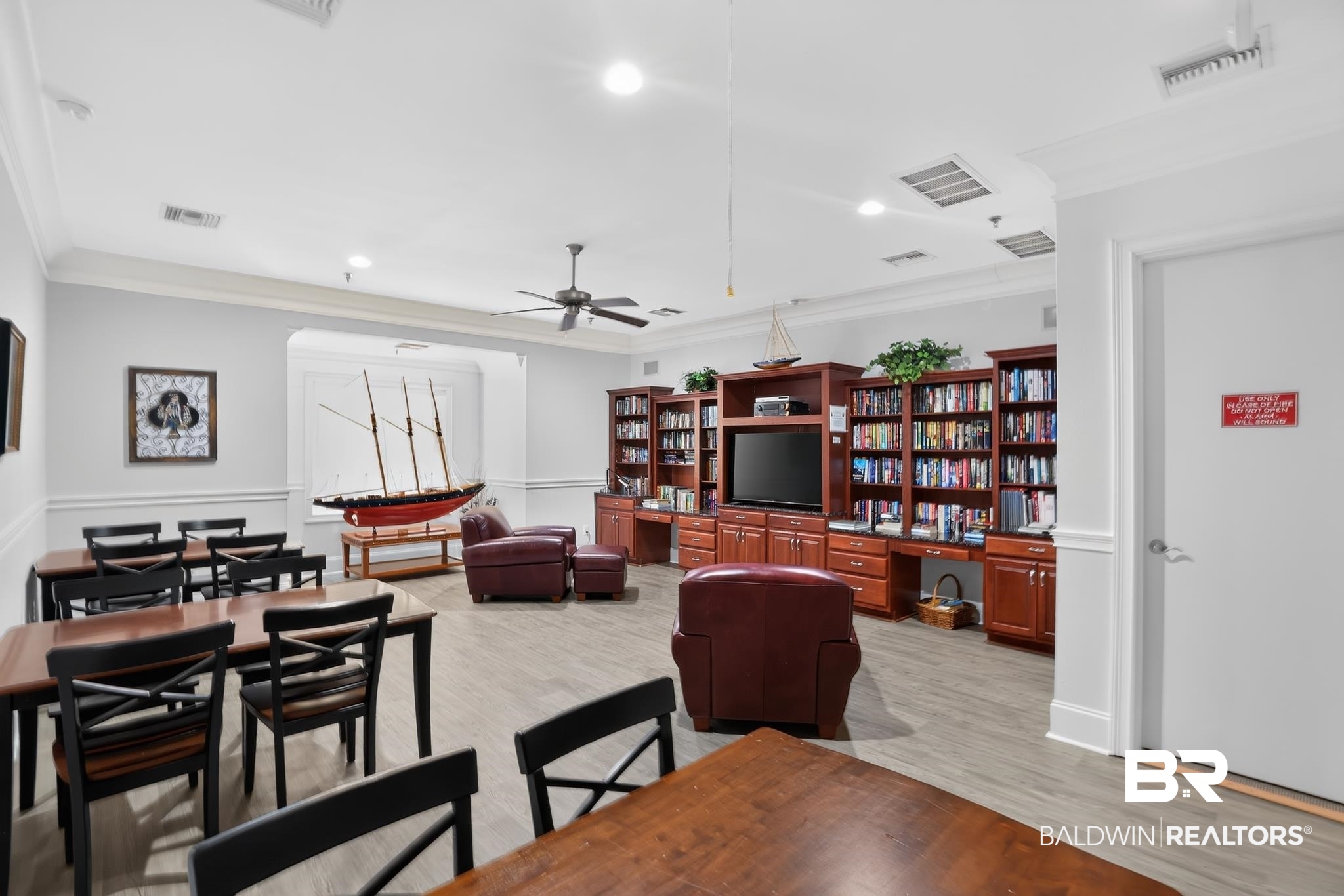1210 Primrose Lane Foley, AL 36535 - Photo 29 of 33 Spacious common area featuring light wood-finish flooring, recessed lighting, and a ceiling fan