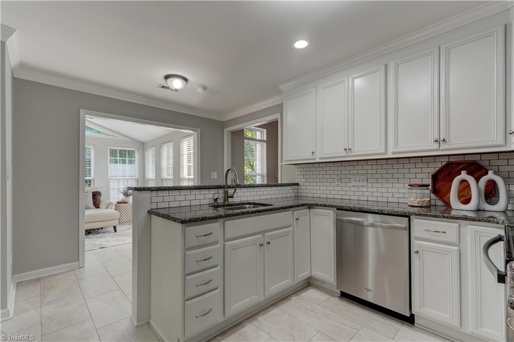 4025 Queens Grant Road Jamestown, NC 27282 - Photo 12 of 30
