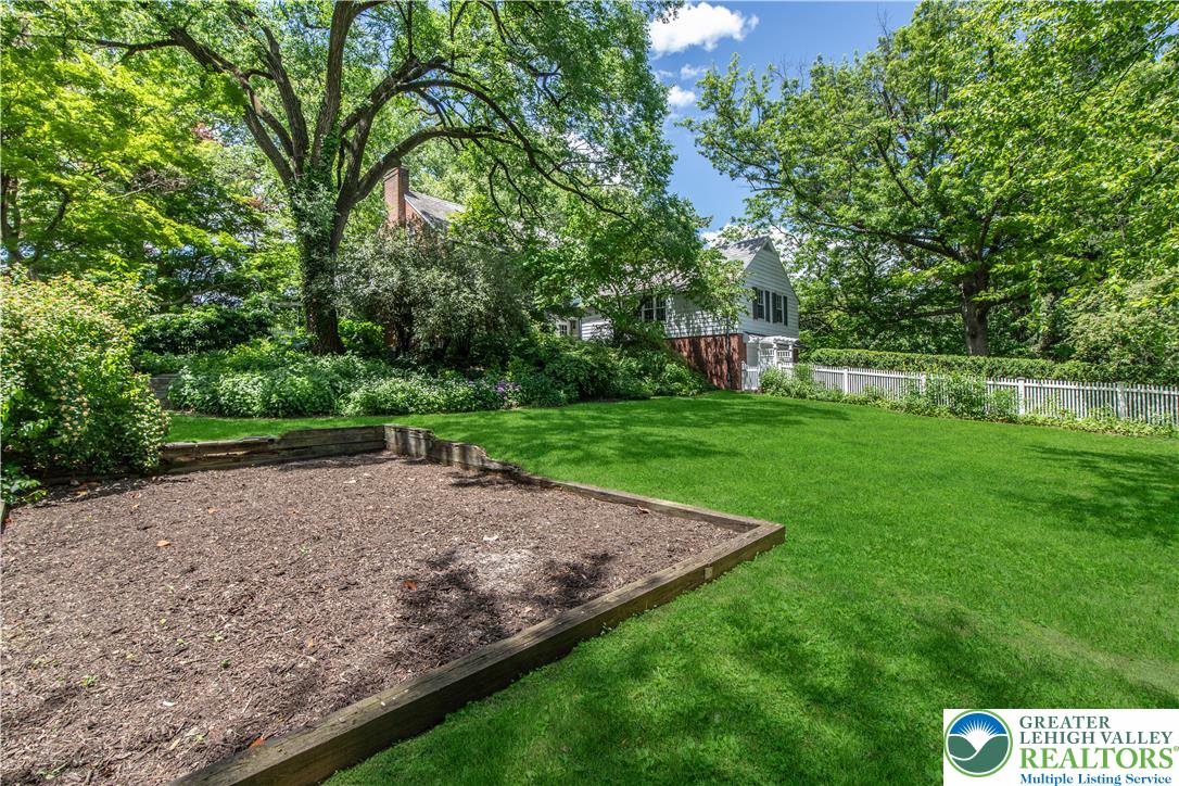 1942 Sycamore Street Bethlehem, PA 18017 - Photo 68 of 74