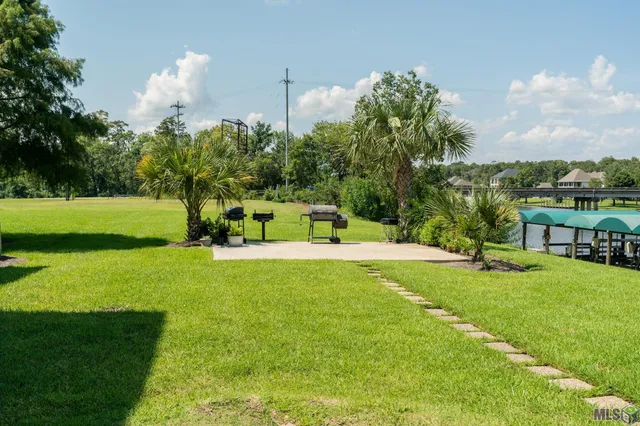 $1,500 | 12389 River Highlands Drive, St. Amant, LA 70774