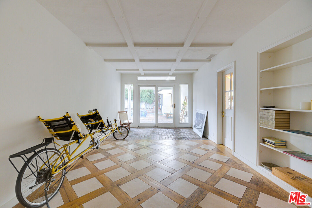 455 South Hamel Road Los Angeles, CA 90048 - Photo 3 of 31 a view of a room with furniture and windows