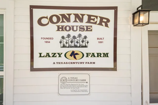 a close up of a street sign