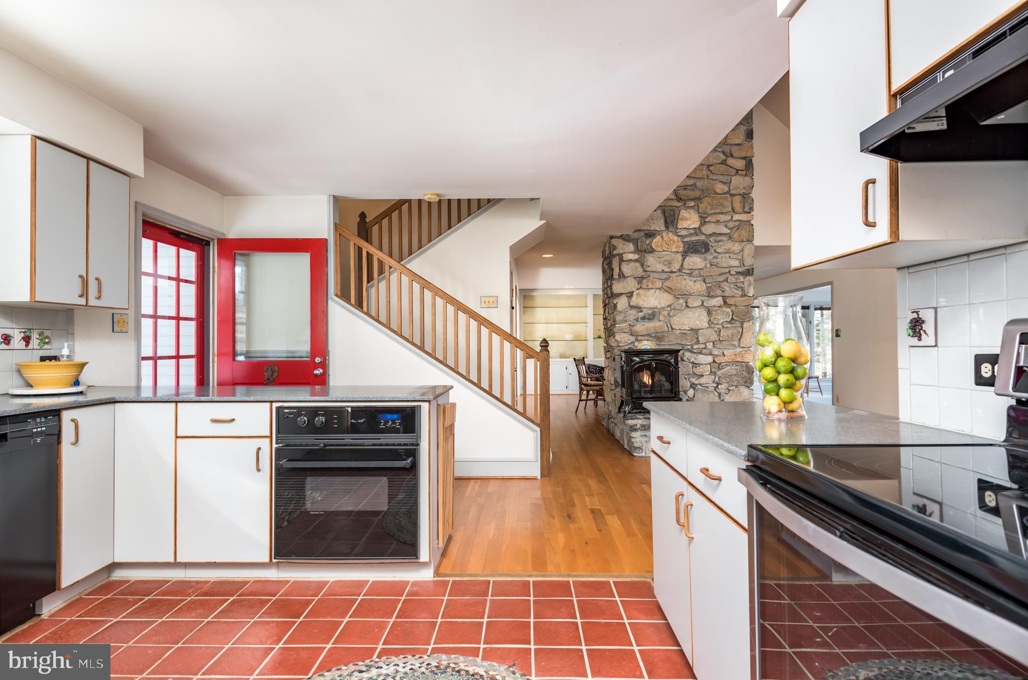 4313 Leeds Manor Road Markham, VA 22643 - Photo 8 of 30 Looking to stairs and great room