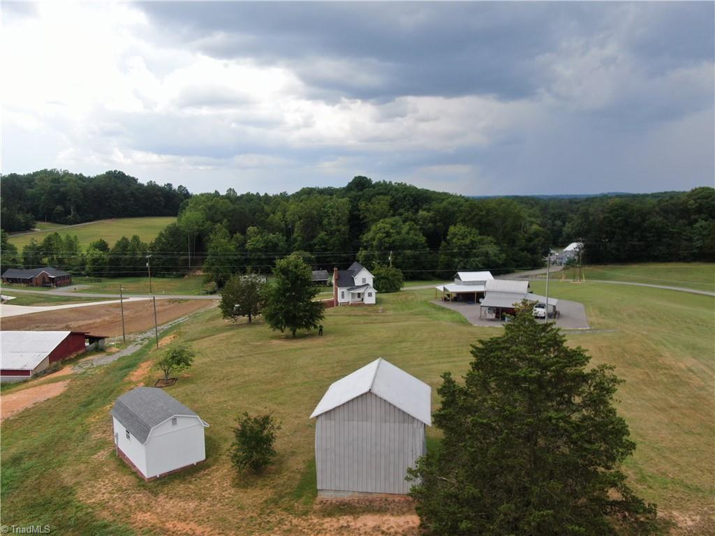 1933 Shoals Road Pinnacle, NC 27043 - Photo 7 of 28 Gallery Image 7
