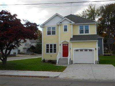 517 Pleasant Street Pawtucket, RI 02860 - Photo 2 of 24