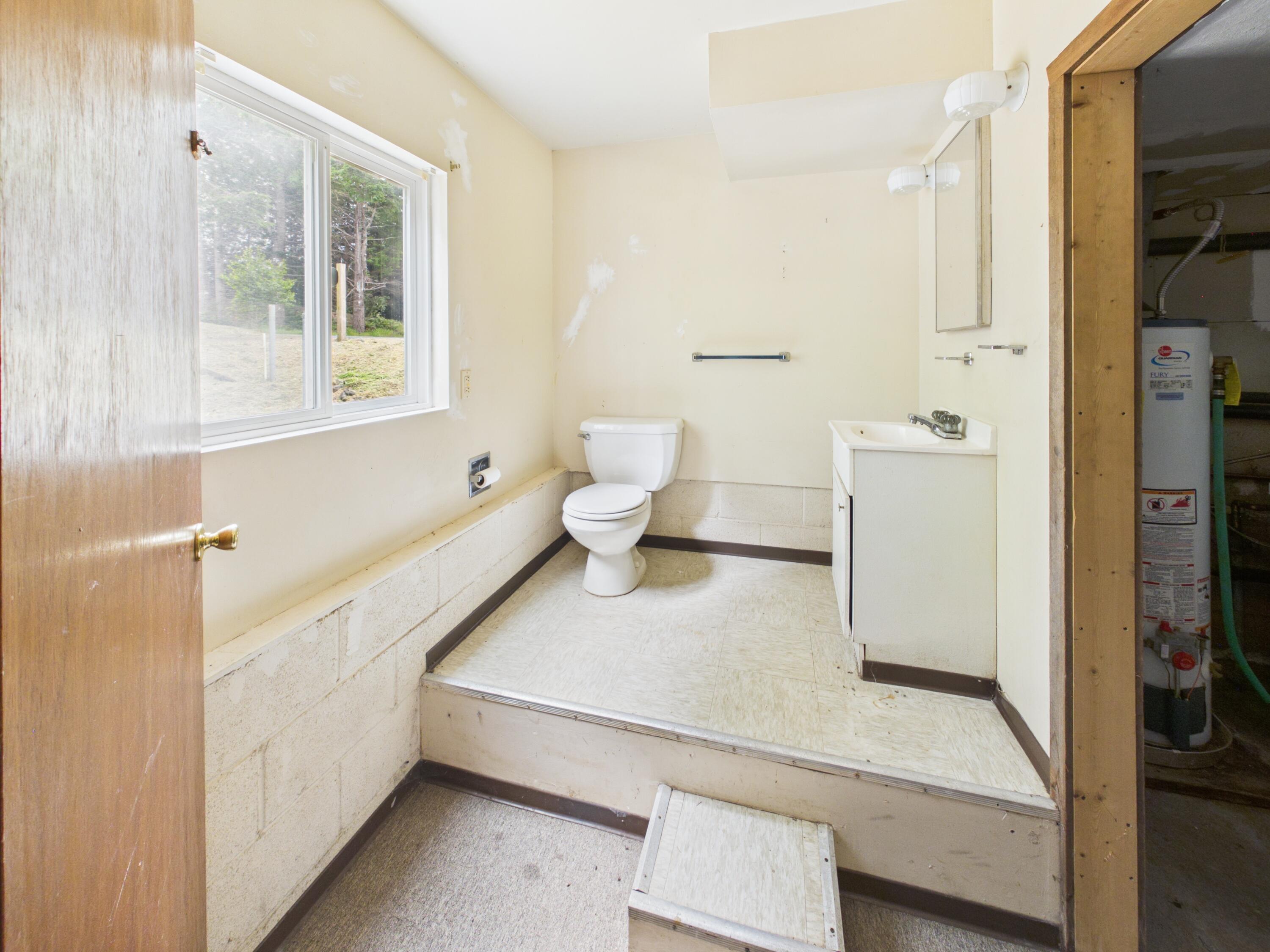 111 Beach Road Shelter Cove, CA 95589 - Photo 35 of 39