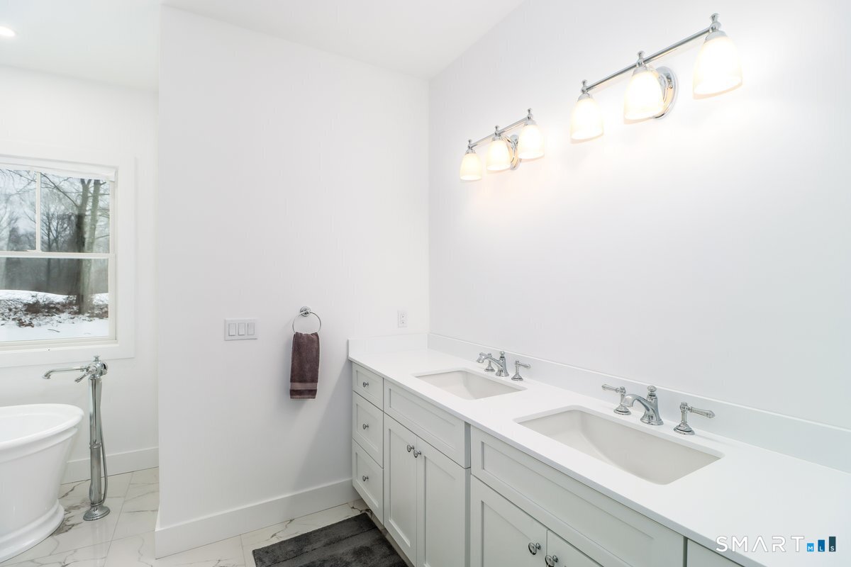 32 Long River Road Sherman, CT 06784 - Photo 13 of 36