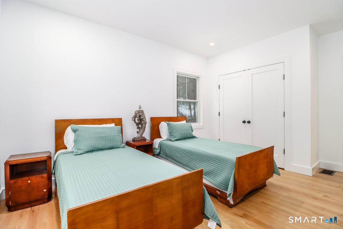 32 Long River Road Sherman, CT 06784 - Photo 17 of 36