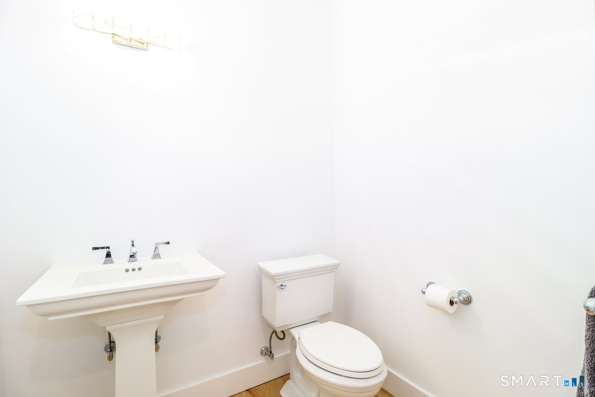 32 Long River Road Sherman, CT 06784 - Photo 18 of 36