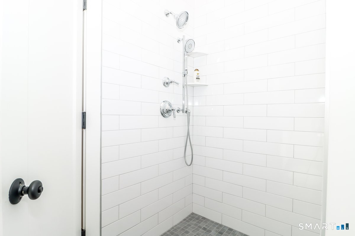 32 Long River Road Sherman, CT 06784 - Photo 19 of 36