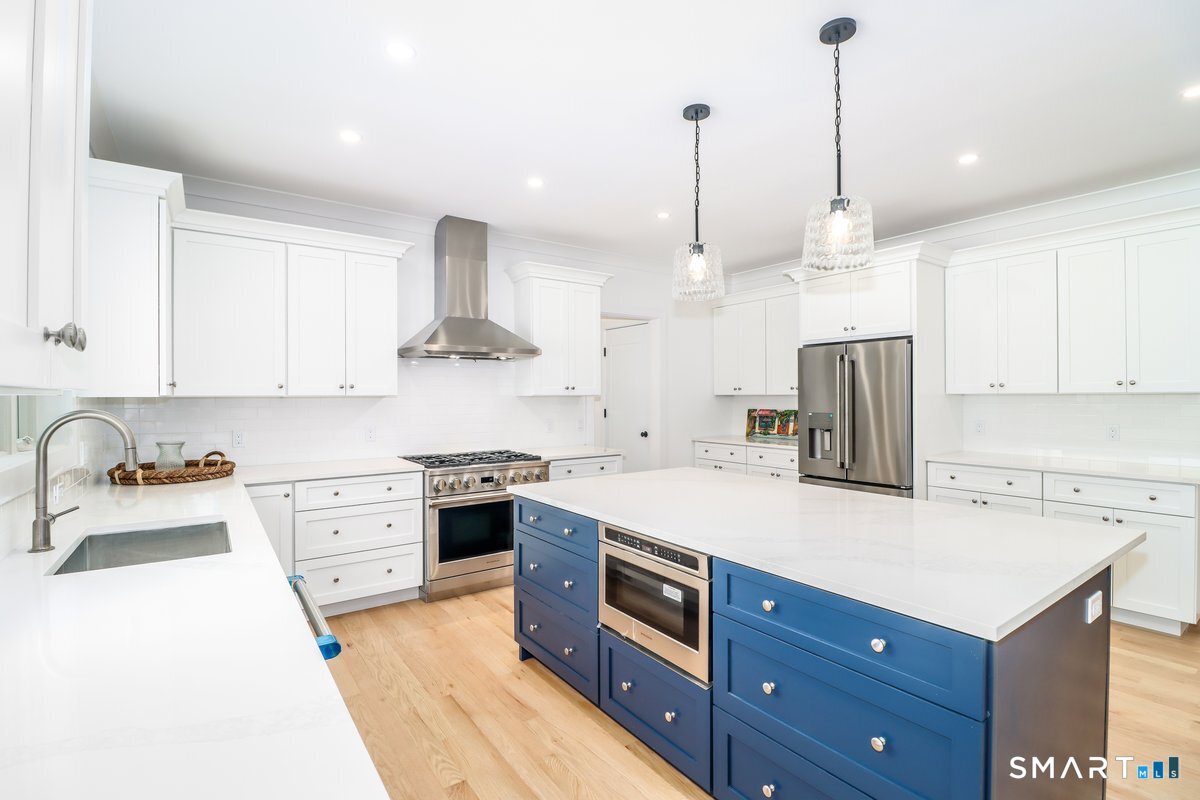 32 Long River Road Sherman, CT 06784 - Photo 4 of 36