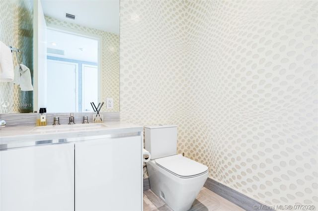 $3,400,000 | 16901 Collins Avenue, Unit 4905, Sunny Isles Beach, FL 33160