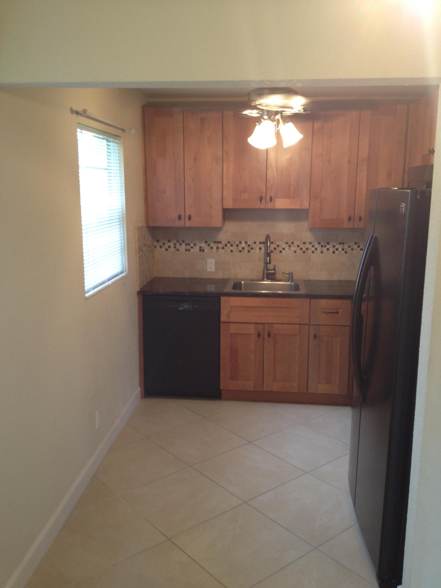 389 Brighton J, Unit 389 Boca Raton, FL 33434 - Photo 4 of 29 IMG_8220