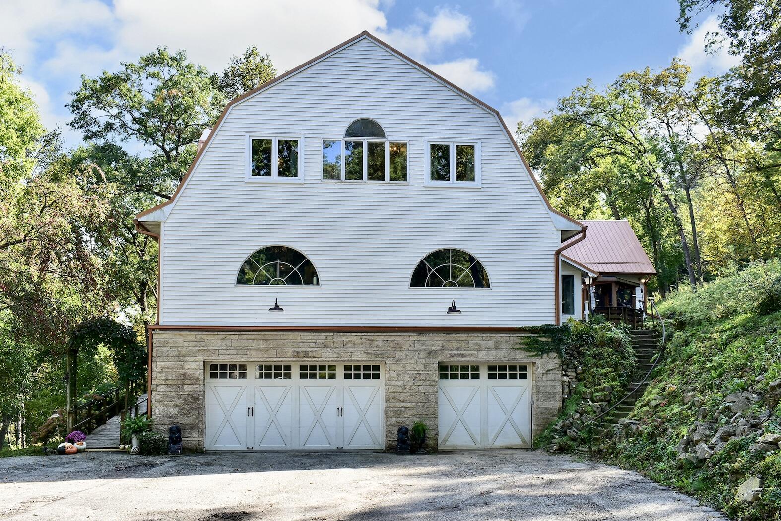 2331 Goodview Road Winona, MN 55987 - Photo 42 of 47 Garage