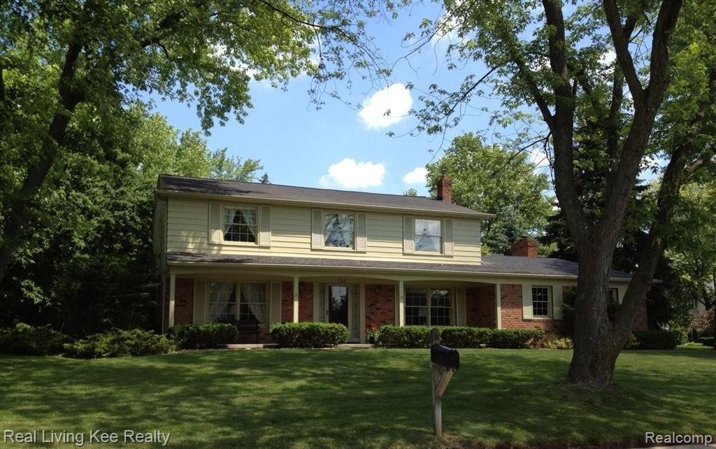 796 Croydon Road Rochester, MI 48309 - Photo 1 of 22 FRONT