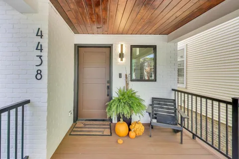 a view of an entryway