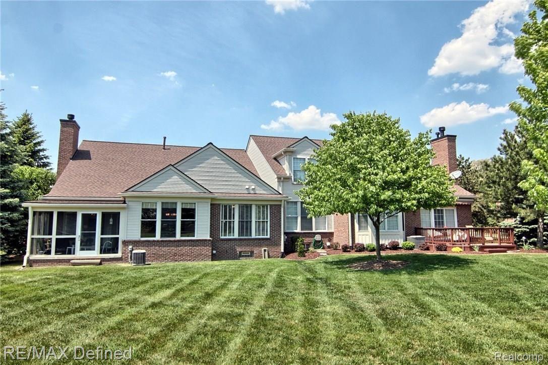 1970 Dunham Drive Rochester, MI 48306 - Photo 28 of 29 Rear_2nd_View (1).jpg