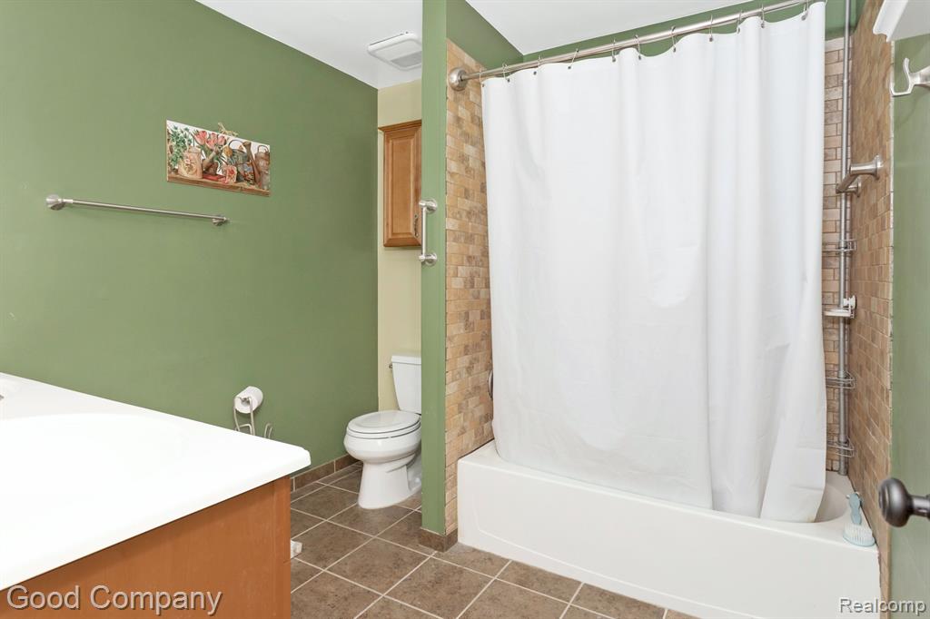24541 Woodbridge Road Warren, MI 48091 - Photo 13 of 18