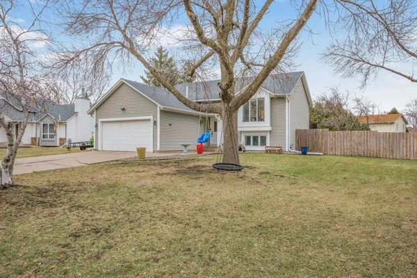 $429,000 | 9616 Minnesota Lane North, Maple Grove, MN 55369