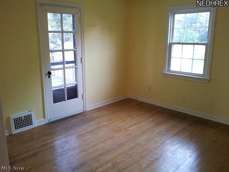 3844 Bendemeer Road Cleveland Heights, OH 44118 - Photo 11 of 14