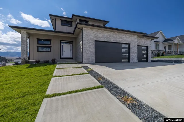 $680,000 | 2685 Berkshire Way, Casper, WY 82609