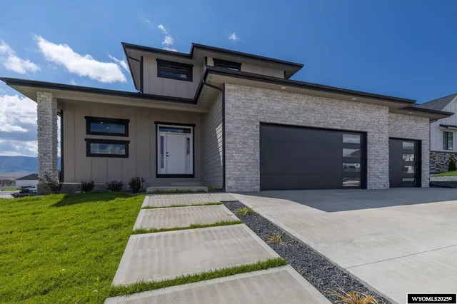$680,000 | 2685 Berkshire Way, Casper, WY 82609