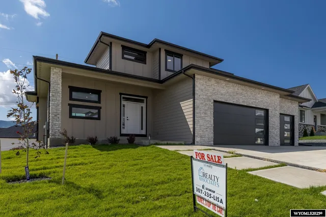 $680,000 | 2685 Berkshire Way, Casper, WY 82609