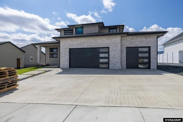 $680,000 | 2685 Berkshire Way, Casper, WY 82609