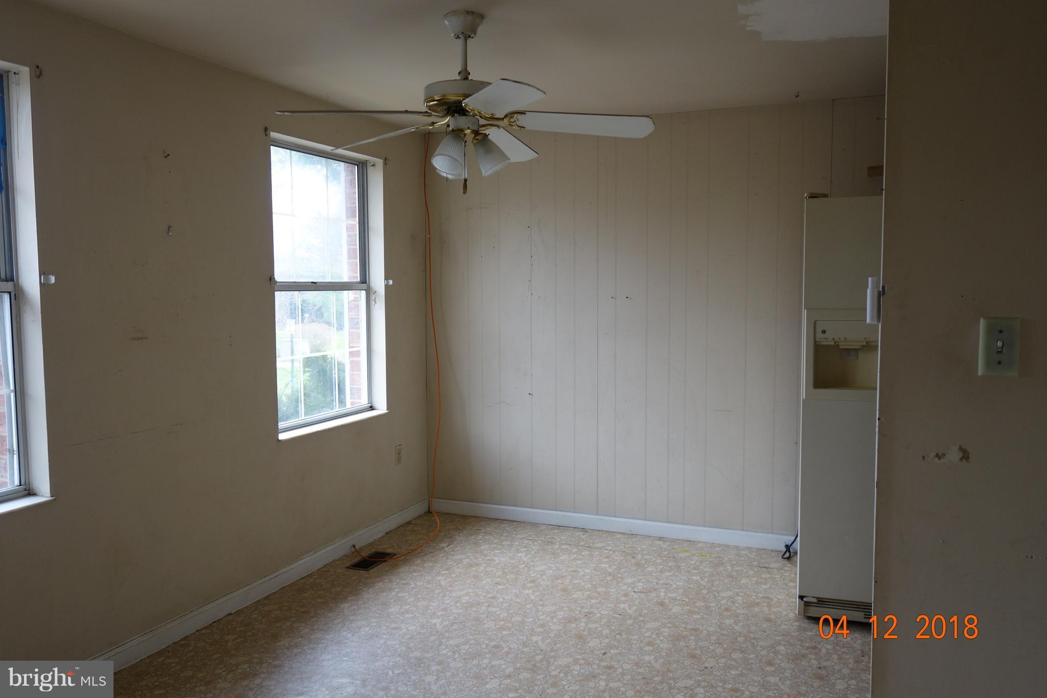 17523 Kohlhoss Road Poolesville, MD 20837 - Photo 5 of 10 Dining Room