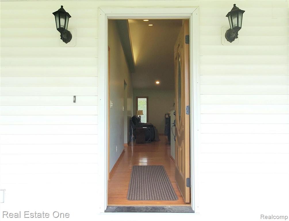 2177 Fisk Road Howell, MI 48843 - Photo 3 of 26