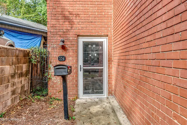 $119,500 | 554 Woodland Hills Place, Jackson, MS 39216