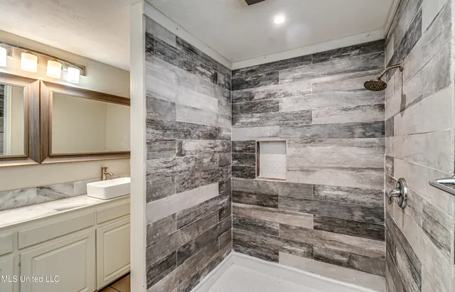 $119,500 | 554 Woodland Hills Place, Jackson, MS 39216