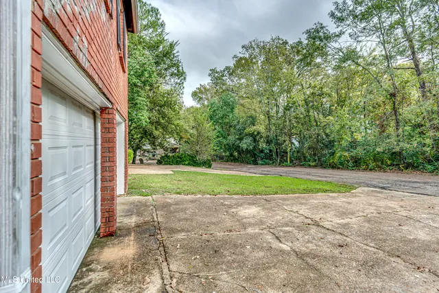 $119,500 | 554 Woodland Hills Place, Jackson, MS 39216