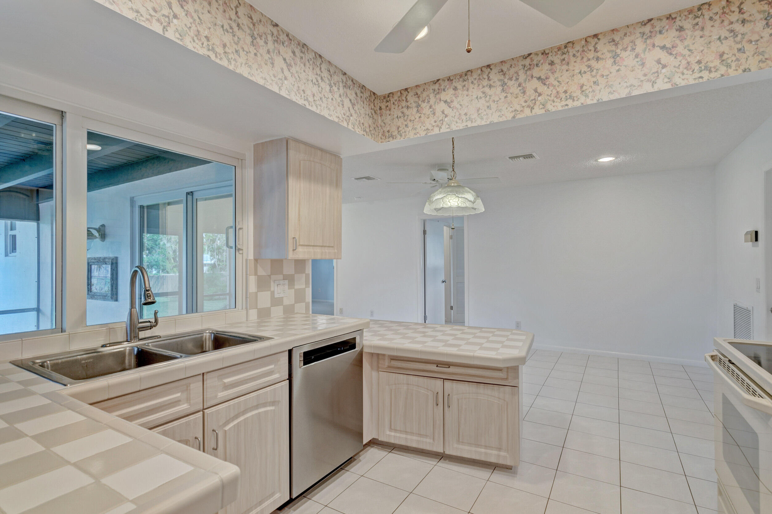 6839 High Ridge Road Lake Worth, FL 33462 - Photo 16 of 58 6839 High Ridge Road