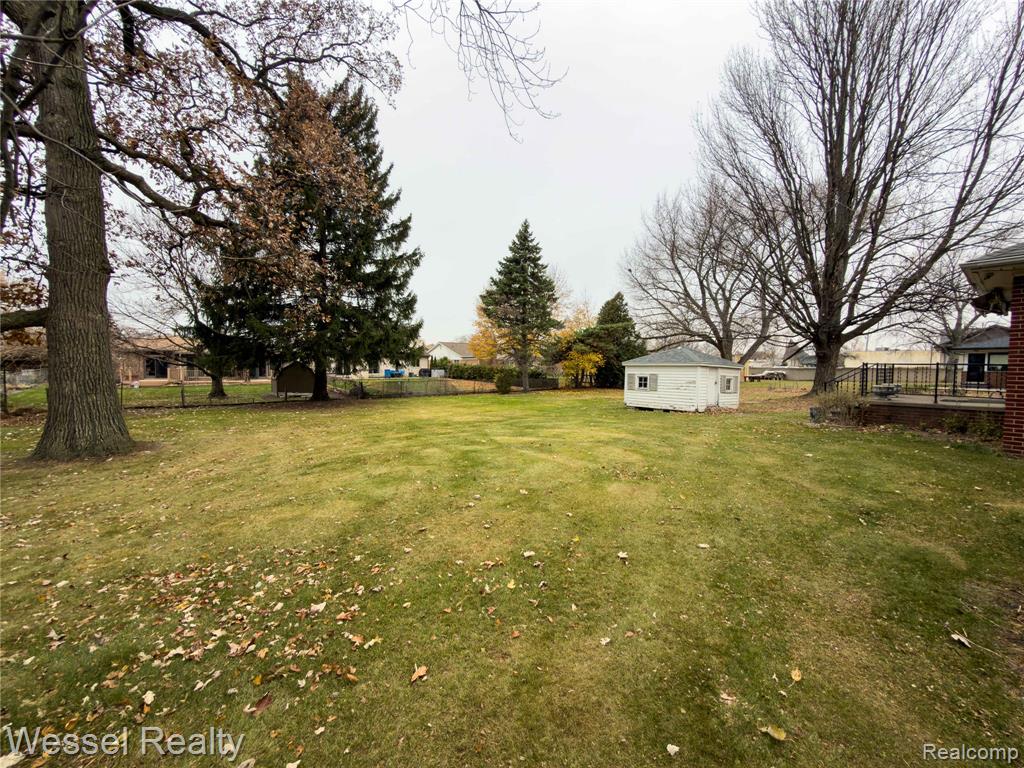 28771 Bunert Road Warren, MI 48088 - Photo 42 of 43