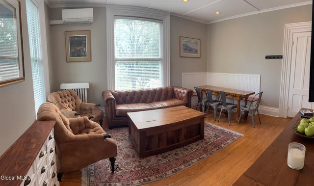 $1,900 | 143 Caroline Street, Unit 4, Saratoga Springs, NY 12866