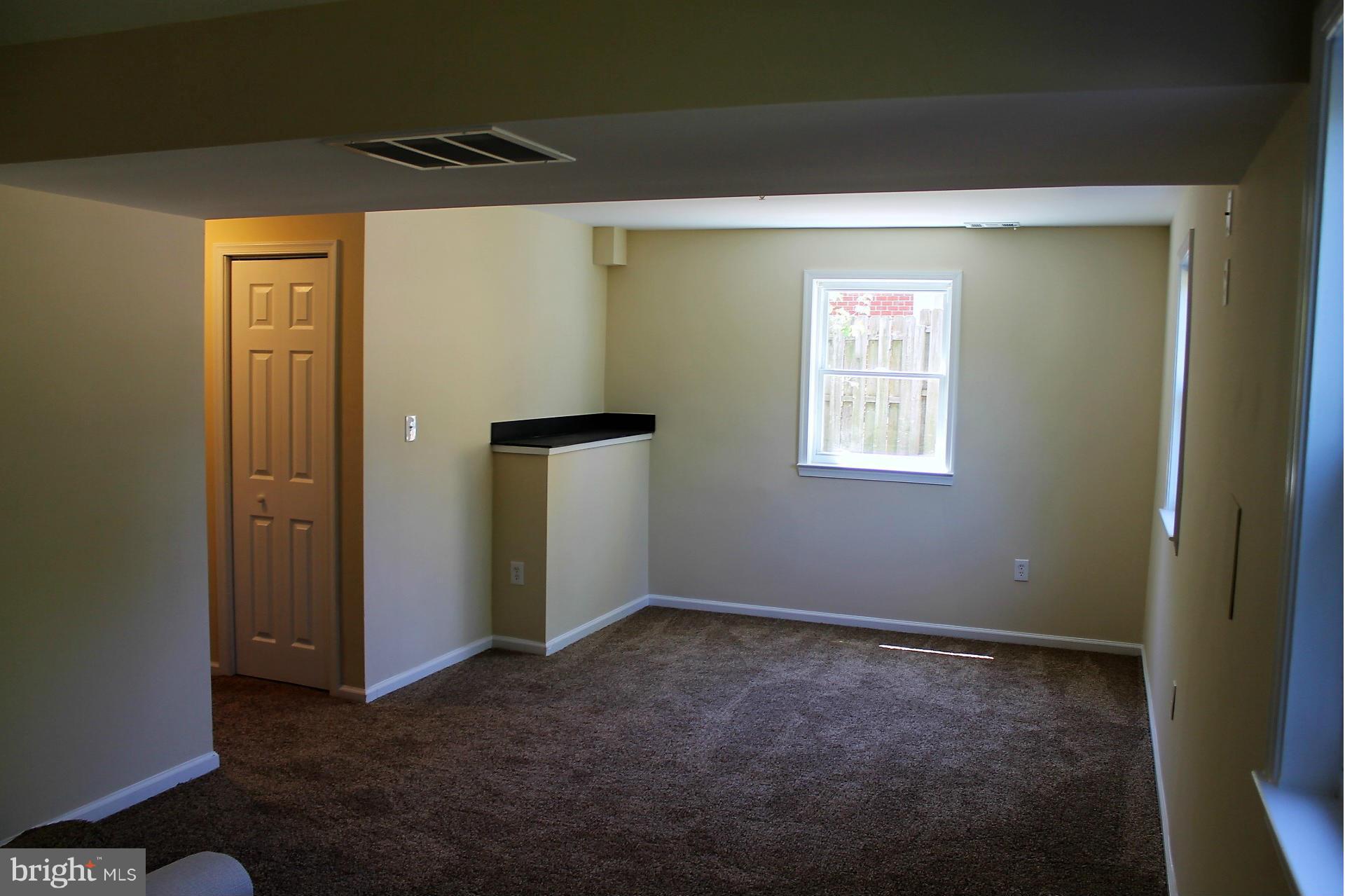 183 Dunlap Road Pasadena, MD 21122 - Photo 9 of 11 Living Room