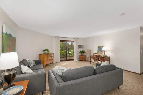 $124,900 | 4360 Brookside Court, Unit 114, Edina, MN 55436