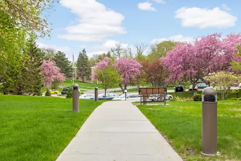 $124,900 | 4360 Brookside Court, Unit 114, Edina, MN 55436