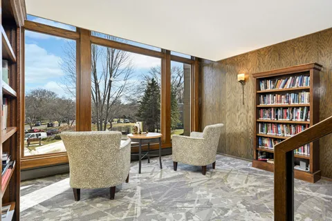 $124,900 | 4360 Brookside Court, Unit 114, Edina, MN 55436