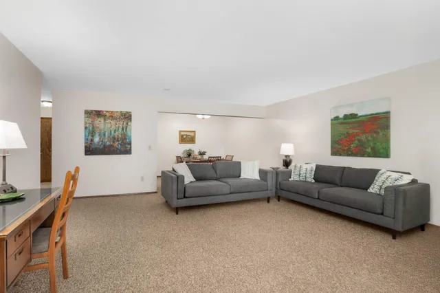 $124,900 | 4360 Brookside Court, Unit 114, Edina, MN 55436