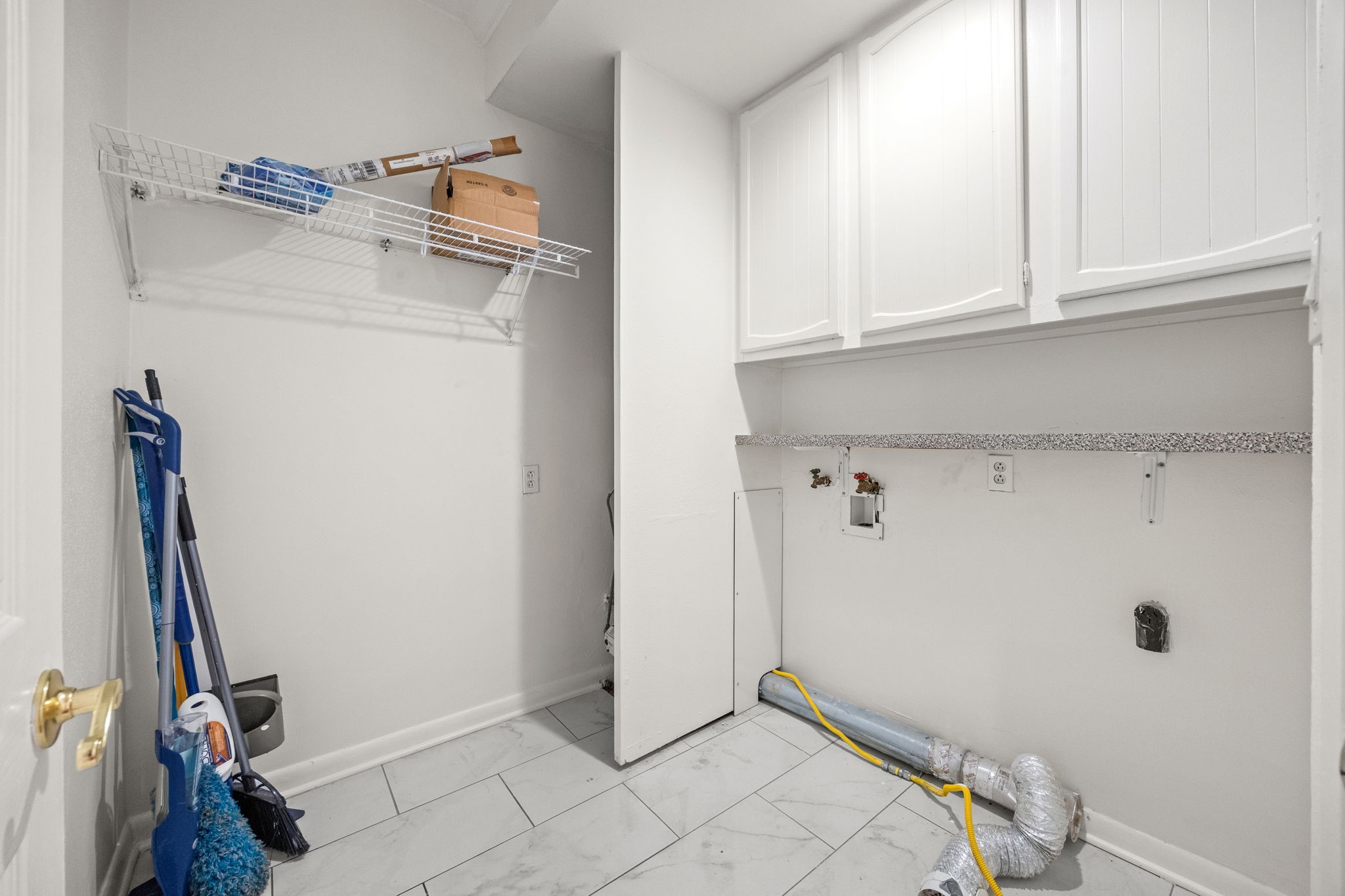 10310 Mayfield Road Houston, TX 77043 - Photo 36 of 49 Utility room