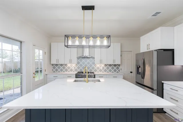 $499,999 | 15635 Shenandoah Avenue, Baton Rouge, LA 70817