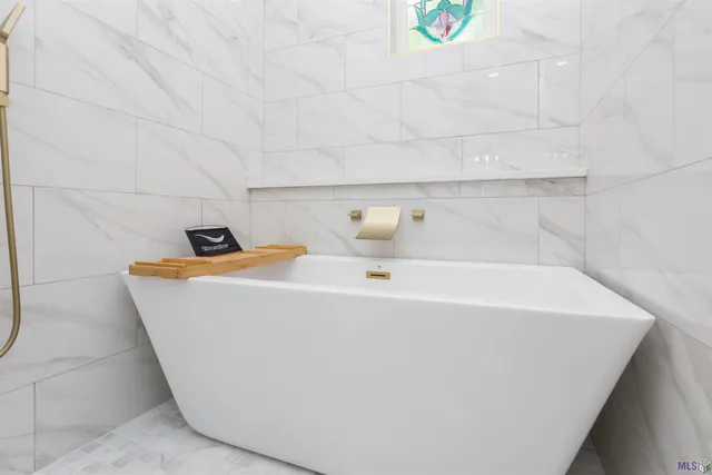 $499,999 | 15635 Shenandoah Avenue, Baton Rouge, LA 70817